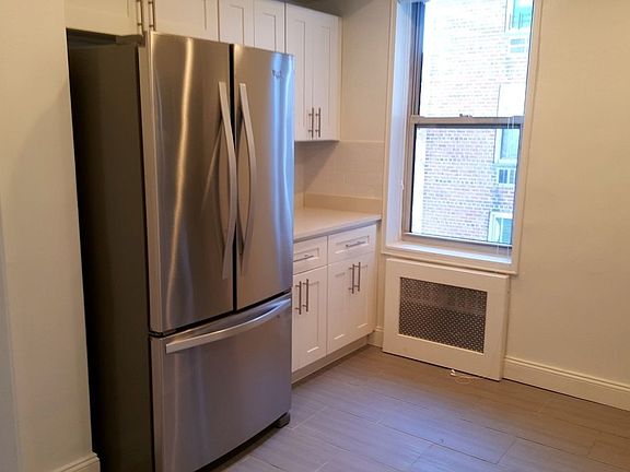 4th image of 14210 Roosevelt Ave APT 421