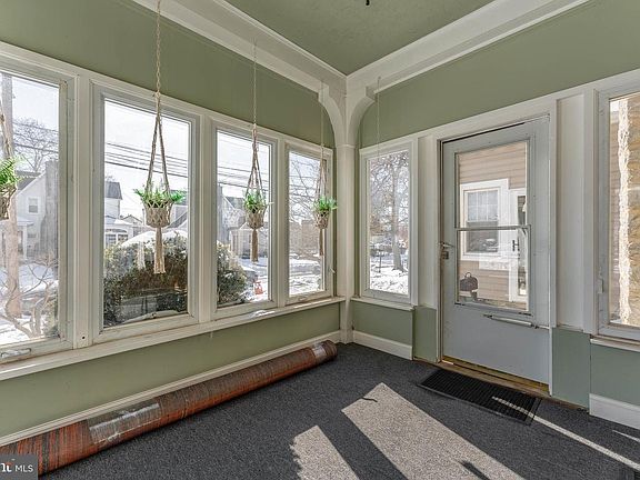 5th image of 2457 Eldon Ave