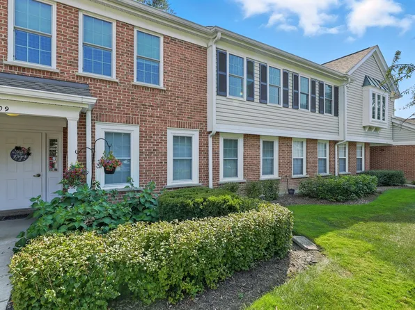 709 Burr Oak Ln APT B, Prospect Heights, IL 60070