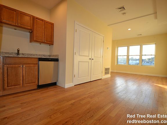 3rd image of 140 Union St Ste 406