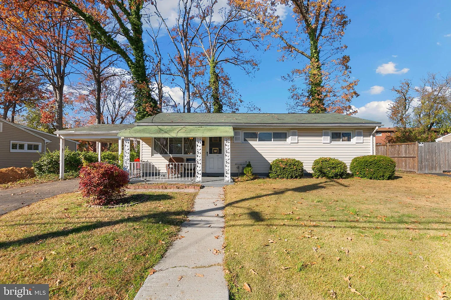 1010 Somerset Dr photo 1