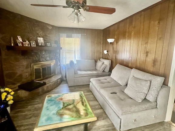 4th image of 108 Elizabeth St