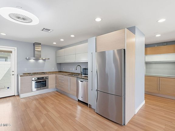 5th image of 1850 E MARYLAND Avenue #3