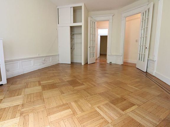 3rd image of 929 W End Ave APT 1C