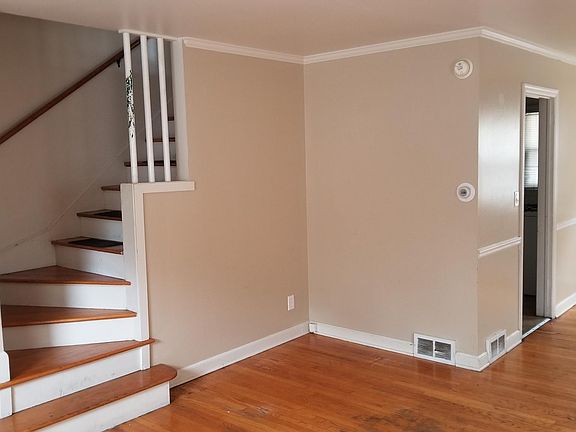3rd image of 1525 Giddings Ave SE