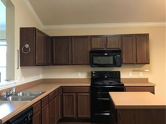 5th image of 601 Decker Dr
