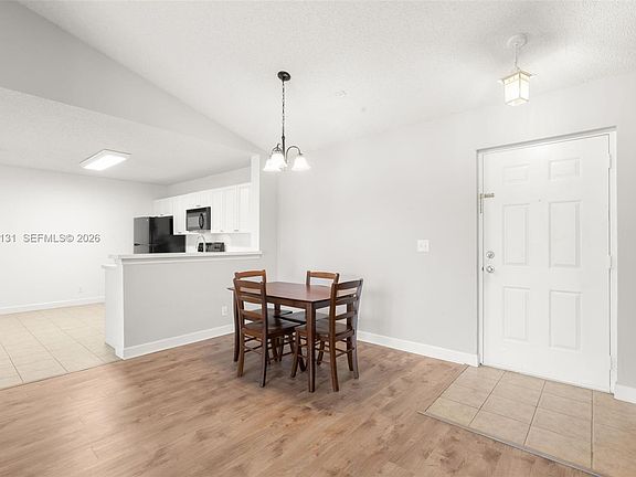 5th image of 5761 Riverside Dr #304B4