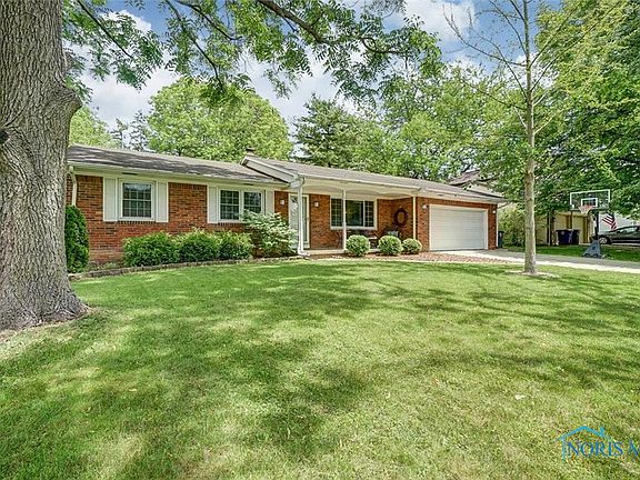 2nd image of 1067 Birch Dr