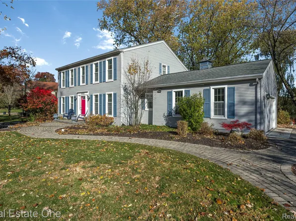 4163 Old Dominion Dr, West Bloomfield, MI 48323