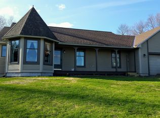 1217 Garvin Hill Rd, Greensboro Bend, VT 05842