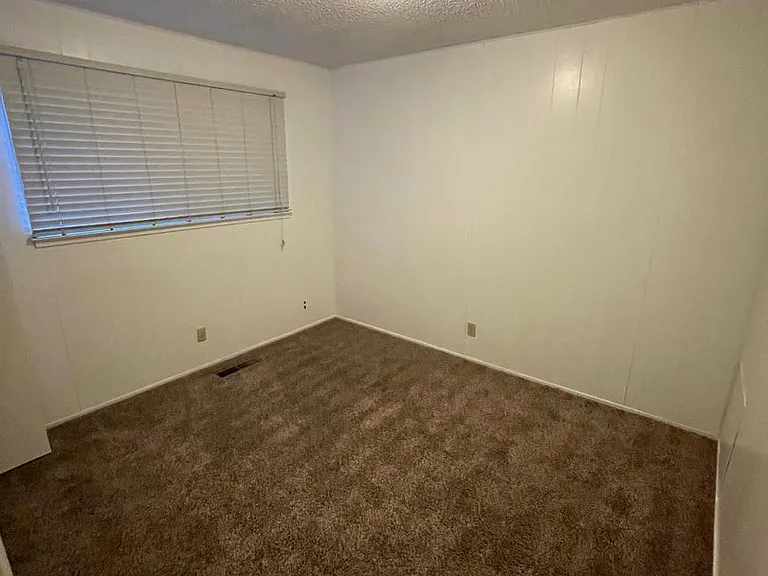 14107 Norwich Cir — Photo 16