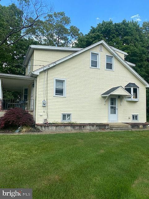 2nd image of 120 Earl Ave
