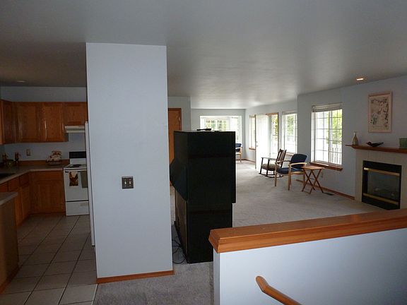 3rd image of 7307 59th St NE