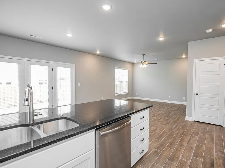 2010 Periwinkle Pl — Photo 8