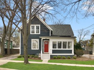 617 W Front St, Wheaton, IL 60187