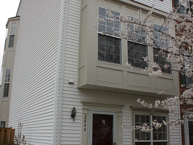 Corn Crib Ct — Photo 1