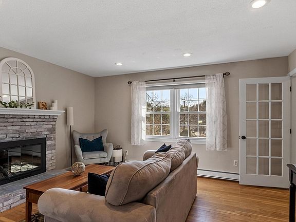 4th image of 21 Potter Rd