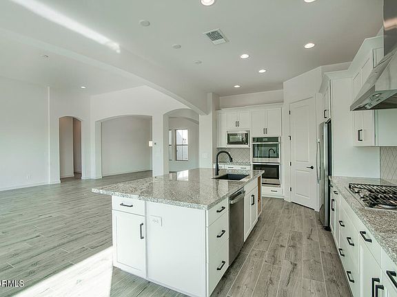 5th image of 18157 W MEADOWBROOK Avenue