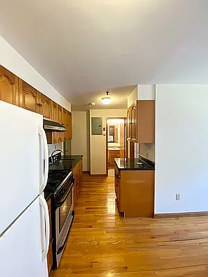 3rd image of 245 Harman St APT B3