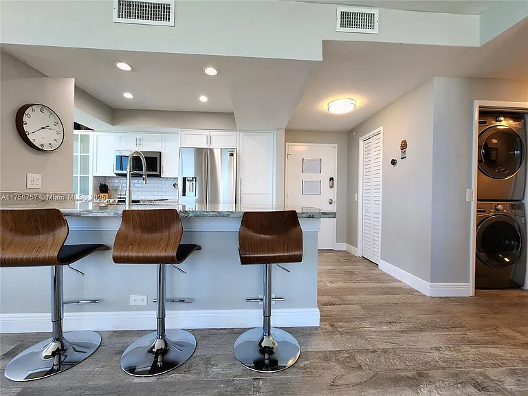 3505 S Ocean Dr #612 — Photo 25