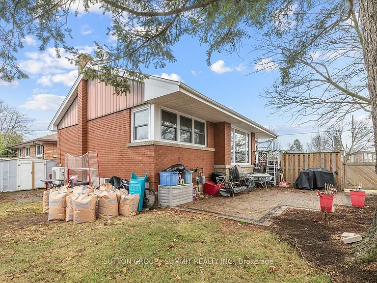 9 Grenadier Dr #LOWER — Photo 21