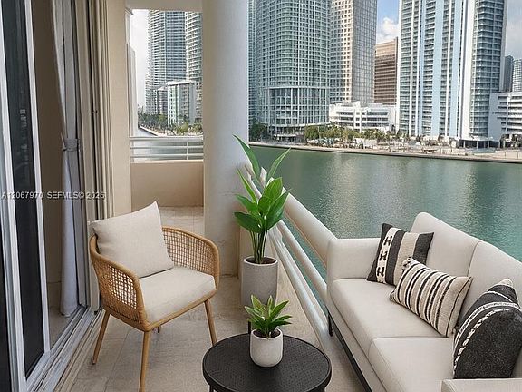 3rd image of 888 Brickell Key Dr APT 806