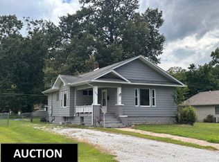 510 Mitchell St, Benton, IL 62812
