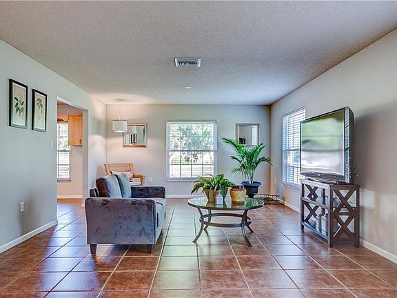 4th image of 108 Aldean Dr