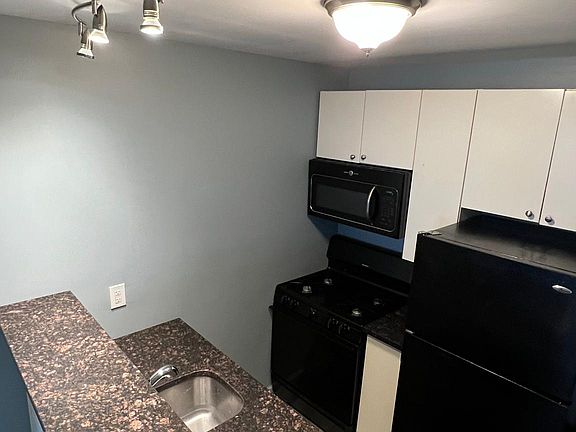5th image of 544 Washington Ave #1