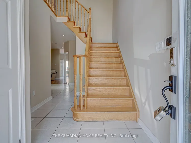 20 Barkwin Dr — Photo 3