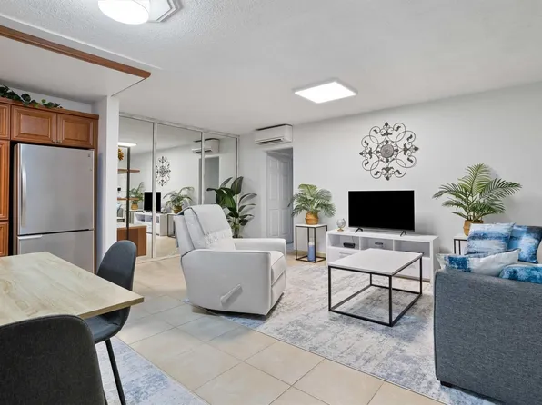 161 NE 10th Avenue #5B, Hallandale Beach, FL 33009