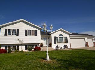 3700 Southridge Ln, Bismarck, ND 58504
