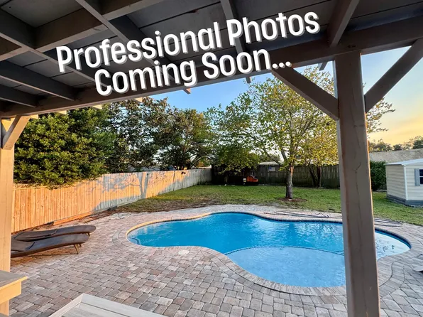 608 Legion Dr, Destin, FL 32541