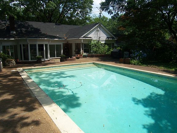 2nd image of 1119 Audubon Dr