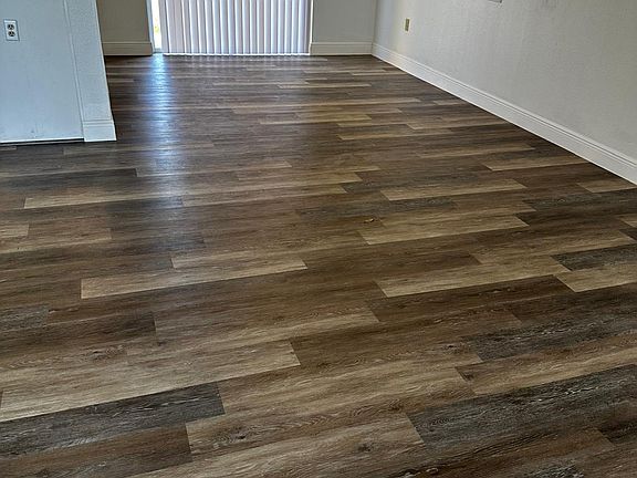 3rd image of 1607 Sanibel Dr