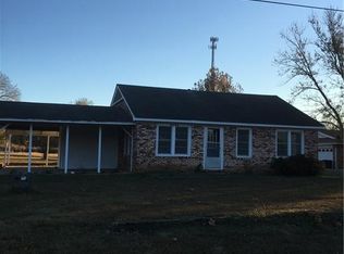 1409 Nixon Rd, Lavaca, AR 72941