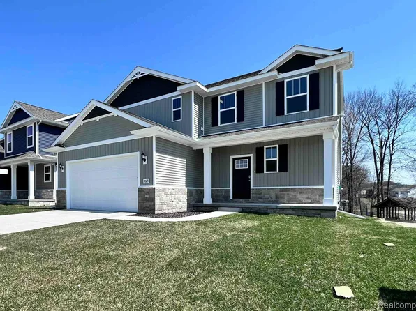 2111 Dabate Dr, Howell, MI 48843