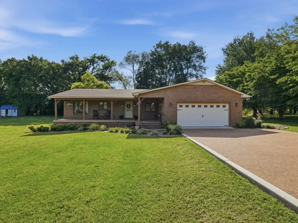 715 Anderson St, Cowan, TN 37318