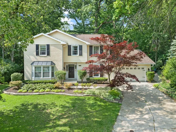 6582 Shagbark Ct, Lisle, IL 60532