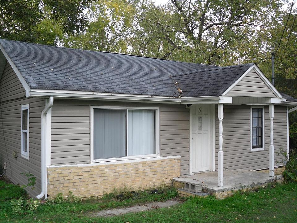 2 Bedroom, 1 Bath Home on Private Lot