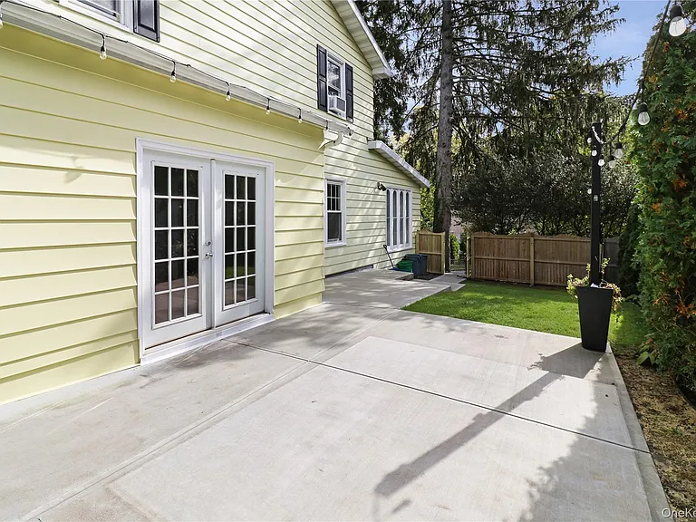 52 Sickles Ave — Photo 30