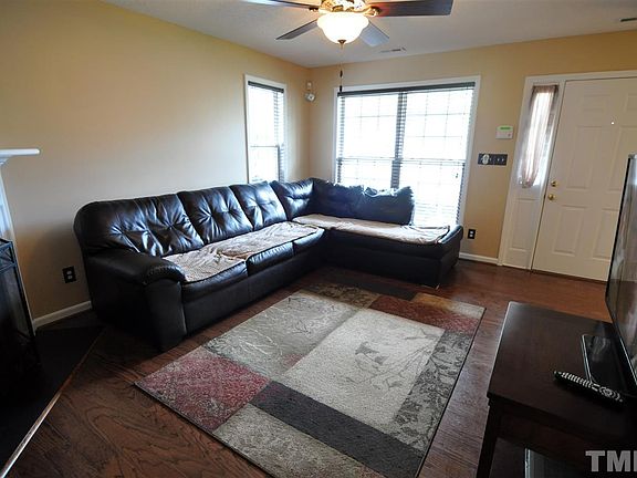 3rd image of 25 Tinsbury Pl