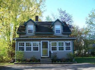 221-223 Main St, Winthrop, ME 04364