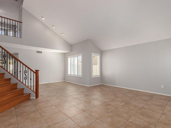 4th image of 2352 W Redwood Dr