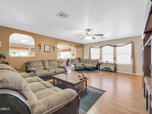5th image of 10541 W FOOTHILL Drive