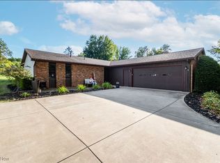 1189 Julia Dr SW, Warren, OH 44481