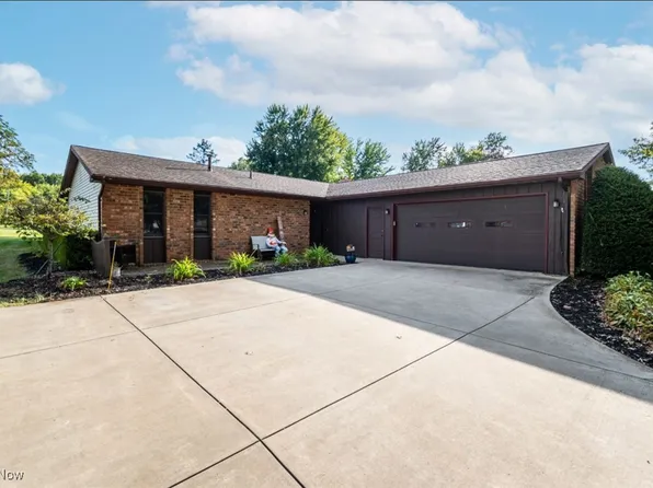 1189 Julia Dr SW, Warren, OH 44481