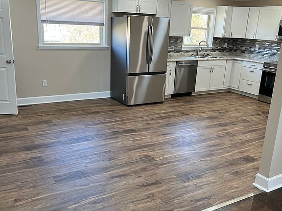 5th image of 110 Eagle Cliff Dr