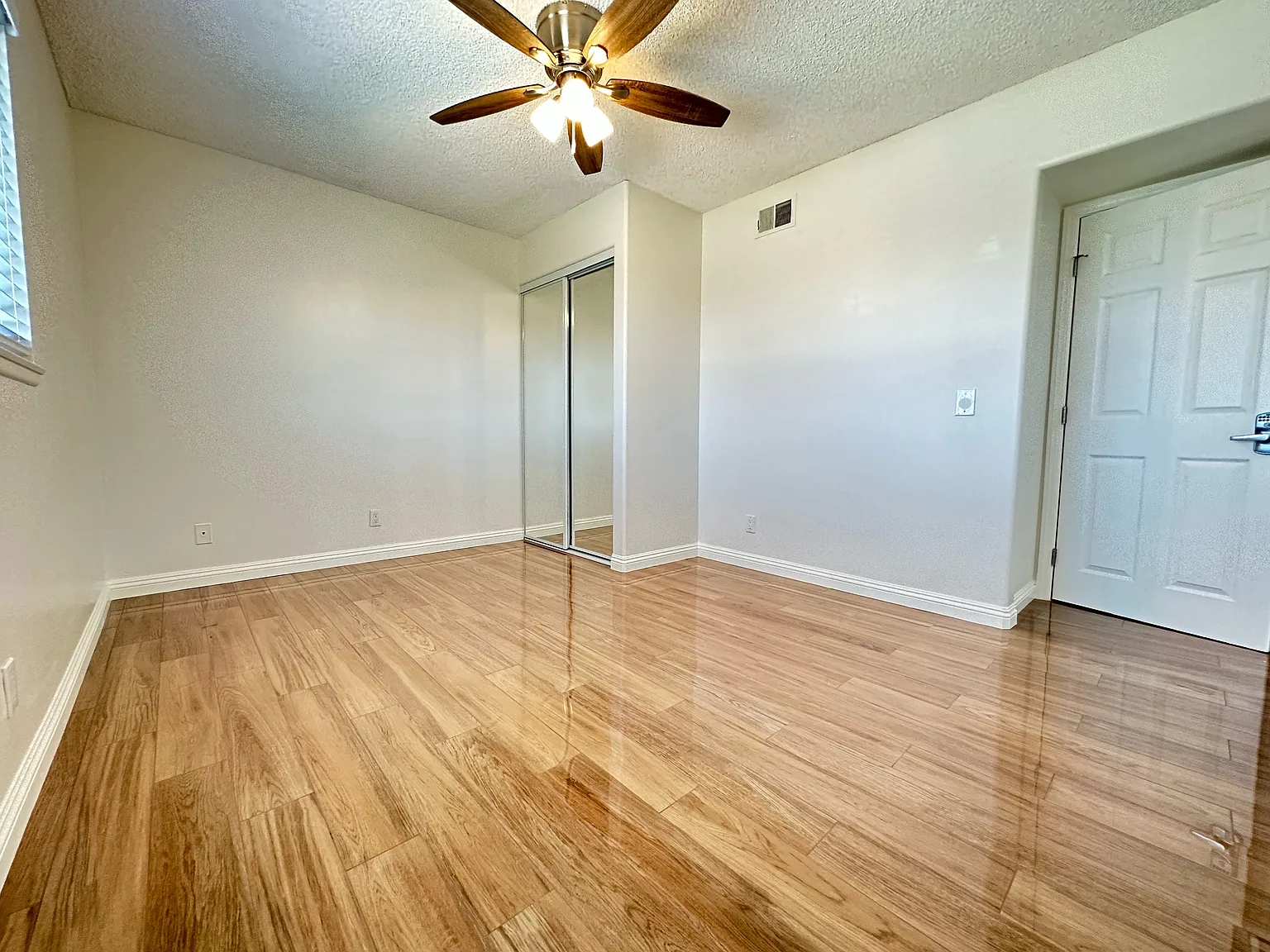 Five Harbors Dr, Huntington Beach — Photo 4