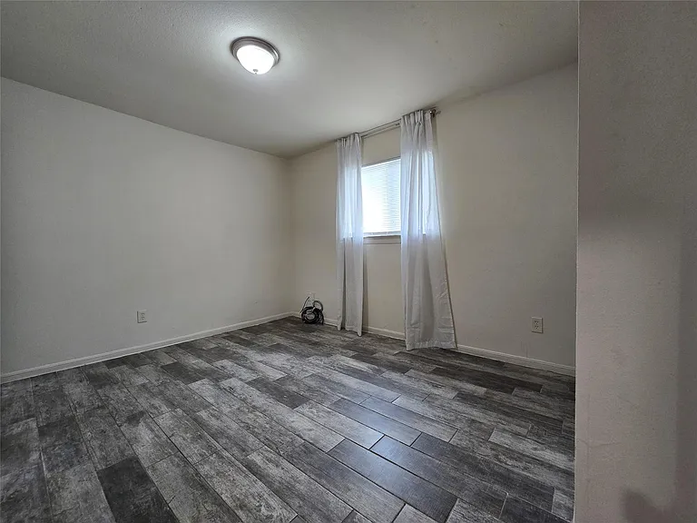 502 Sturgis St #B — Photo 10